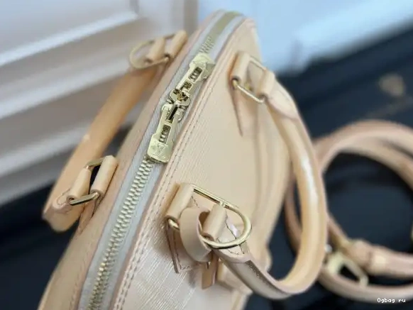VUITTON BB-23.5*17.5*11.5cm LOUIS ALMA 0604